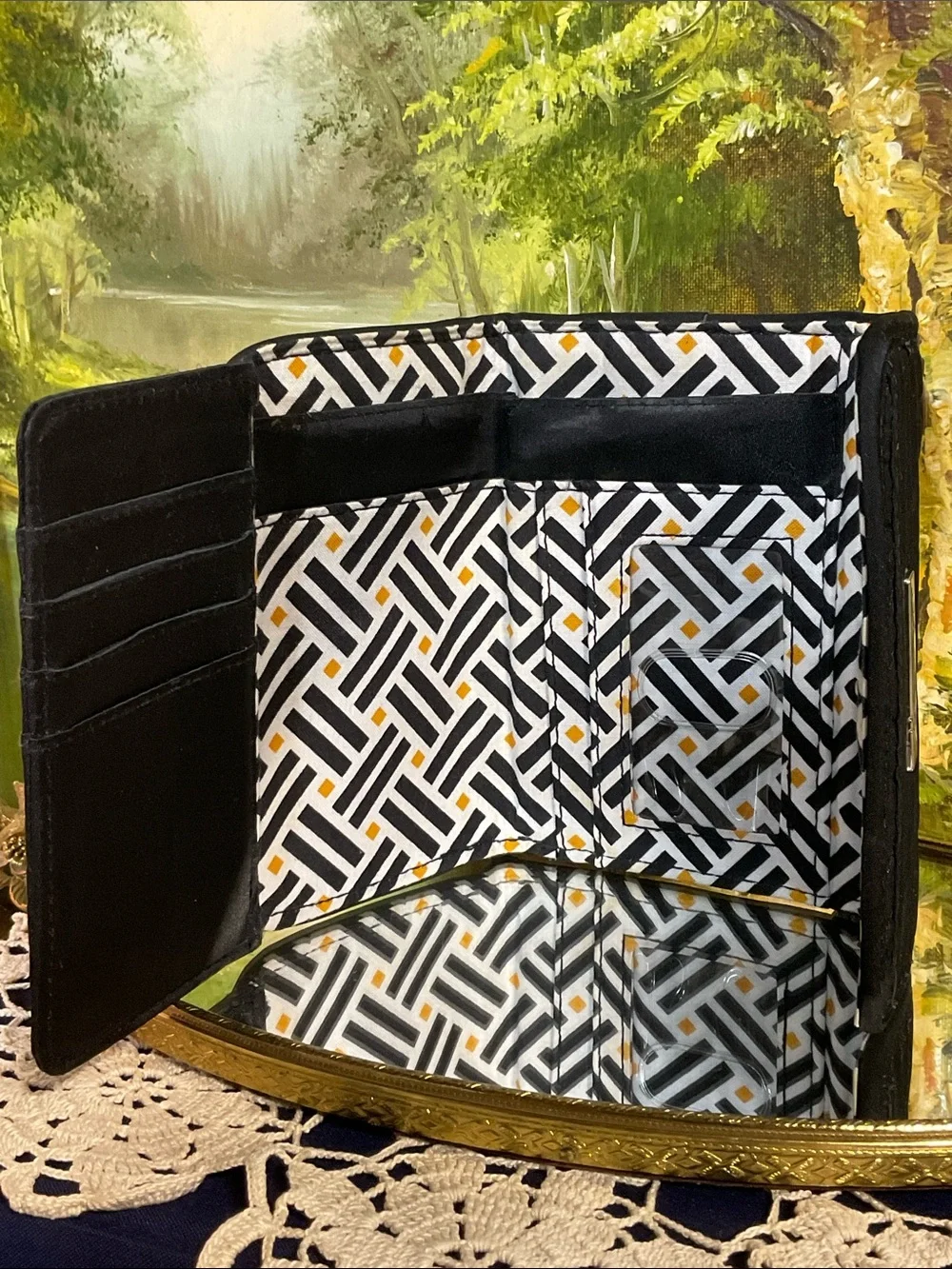 Black Quilted Compact Wallet - Unknown Brand
